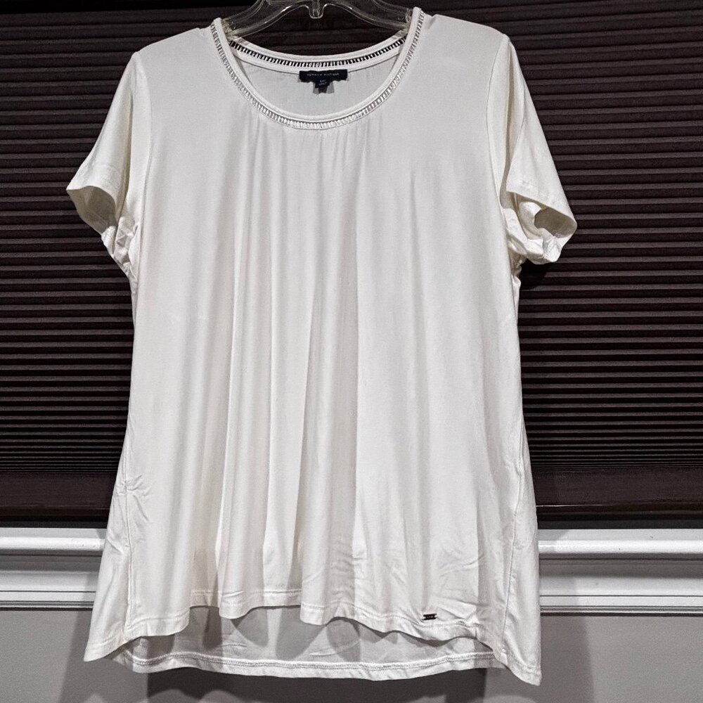 Tommy Hilfiger Women Ivory short sleeve tee SZ: L